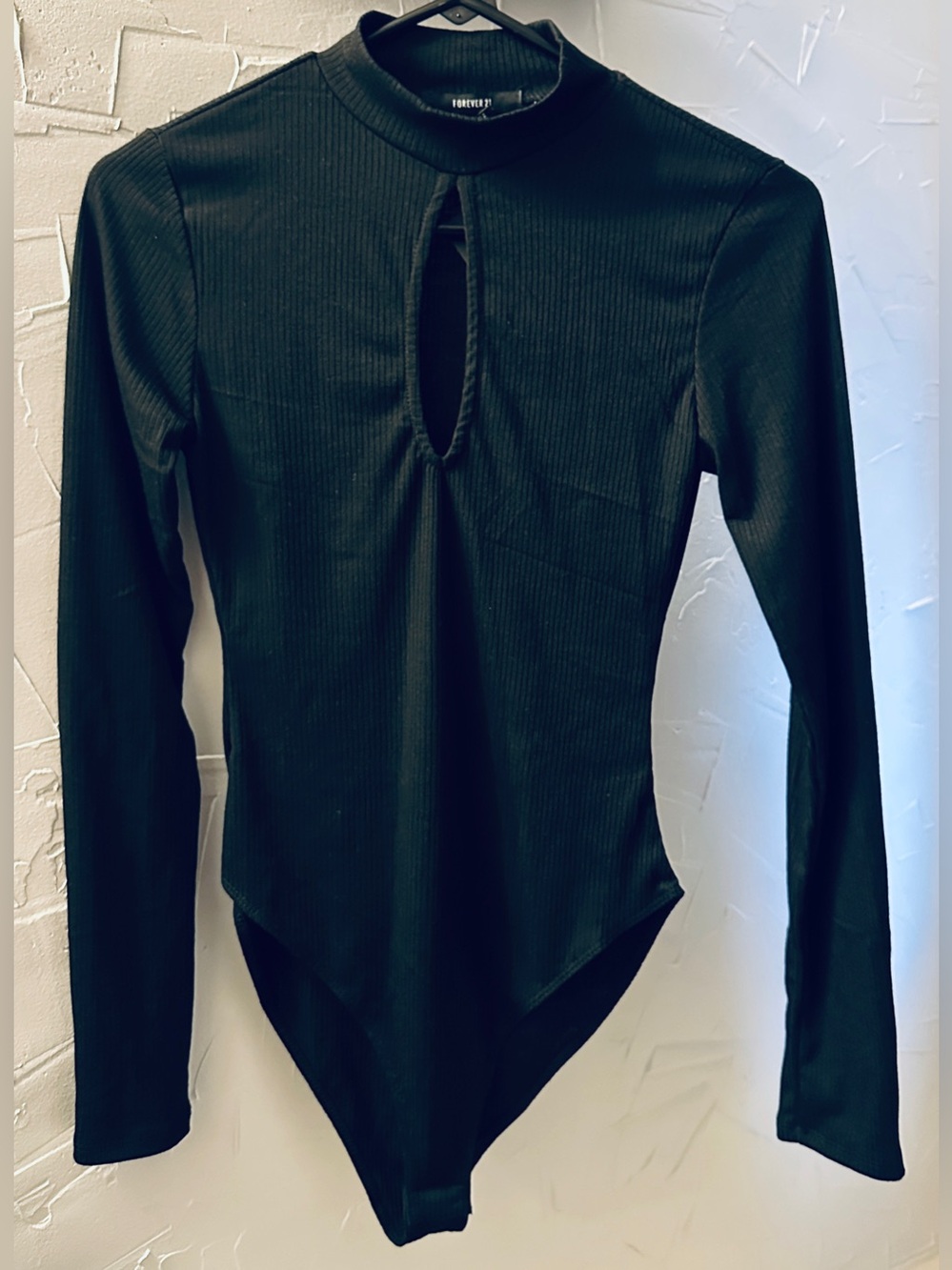 Forever 21 Black Ribbed Long-Sleeve Keyhole Bodysuit Sz S NWT